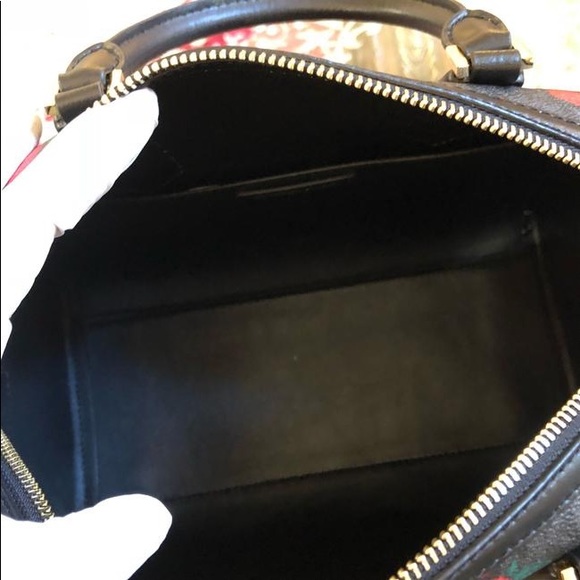 NWT Michael Kors Hayes LG duffle bag - Picture 8 of 8